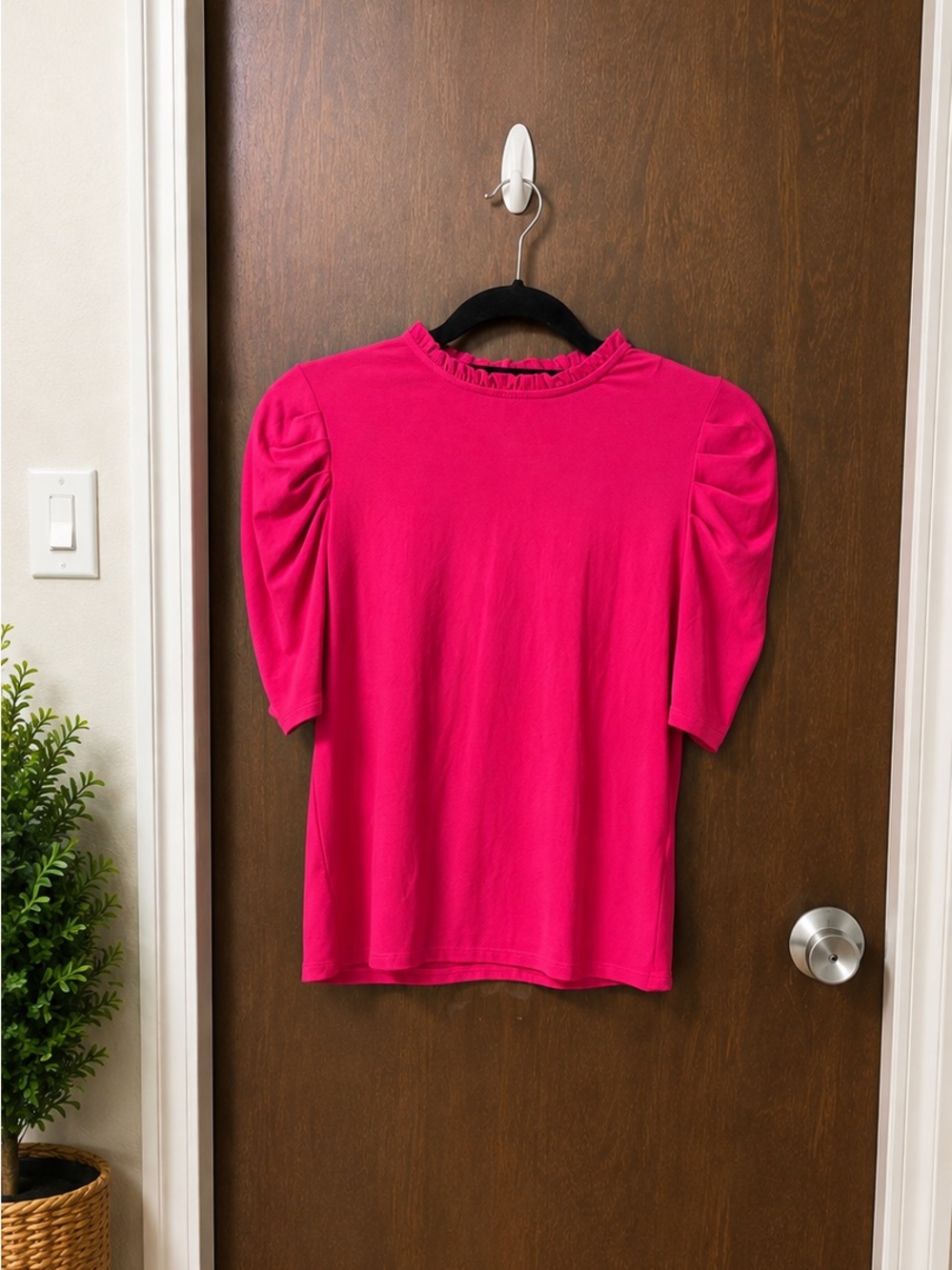 CeCe Fuchsia Puff Sleeve Top XS Ruffle Neck Knit Blouse